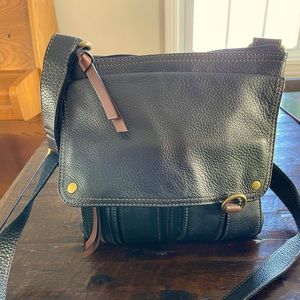 Fossil Morgan Leather Travel Crossbody